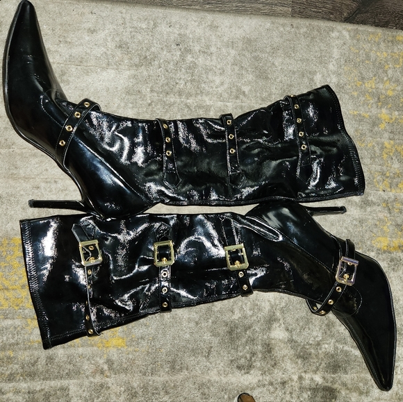 Colin Stuart Black Patent Leather High Heel Gold Belted Strap Boots - Picture 6 of 8